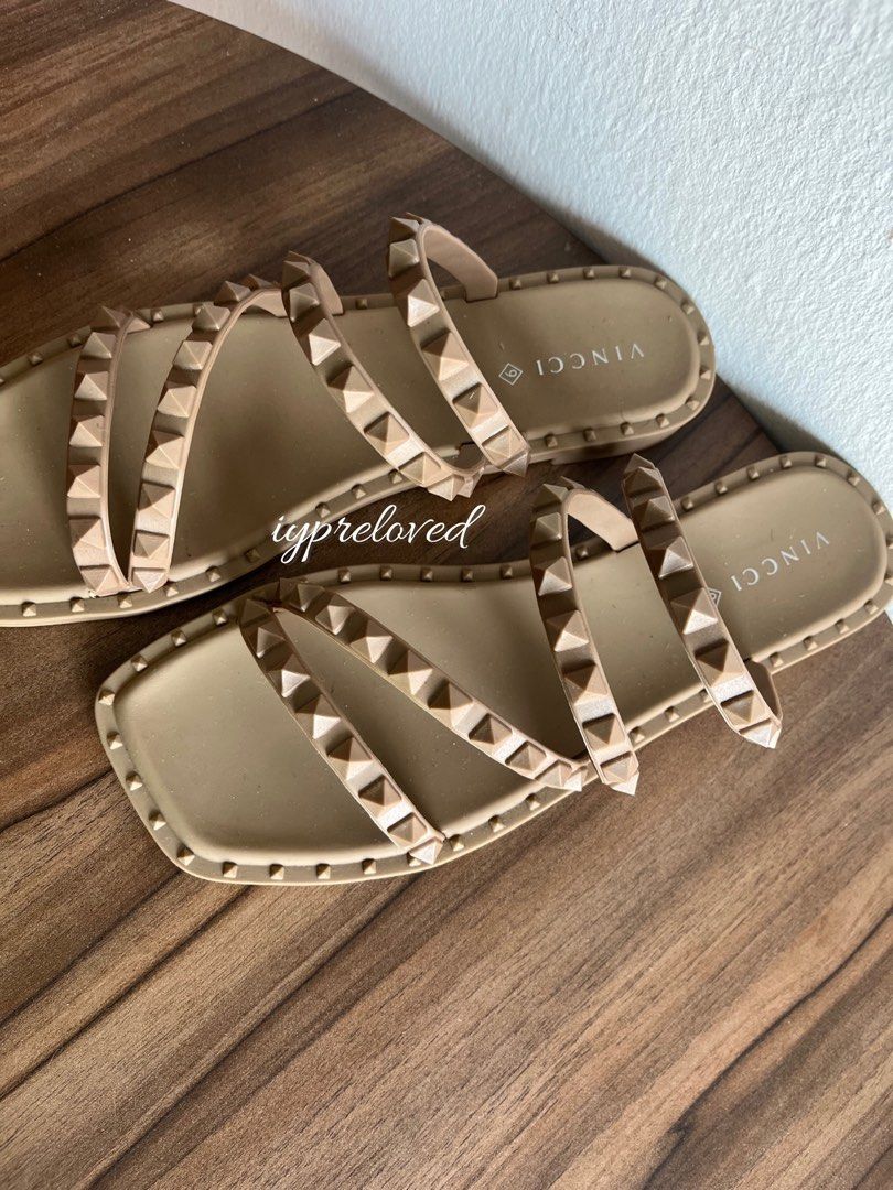 Vincci hotsell flat sandals