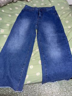 (Category: ) located in . Submitted by thriftbynayll (Listing ID 1226463688, Image 1). Description: .