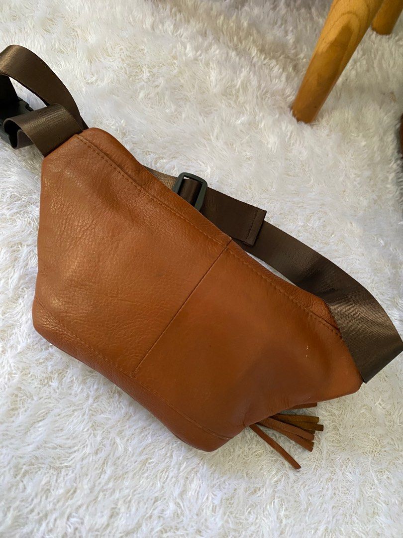 Waistbag wb longchamp, Barang Mewah, Tas & Dompet di Carousell