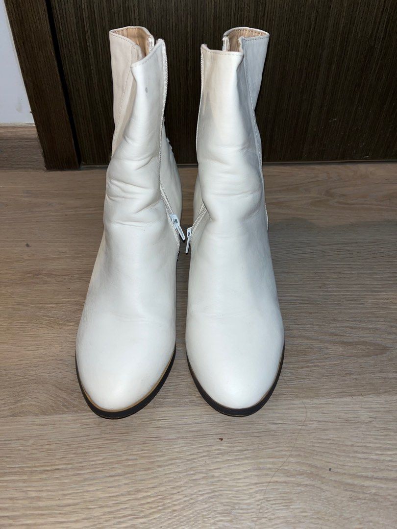 Fashion nova white booties deals