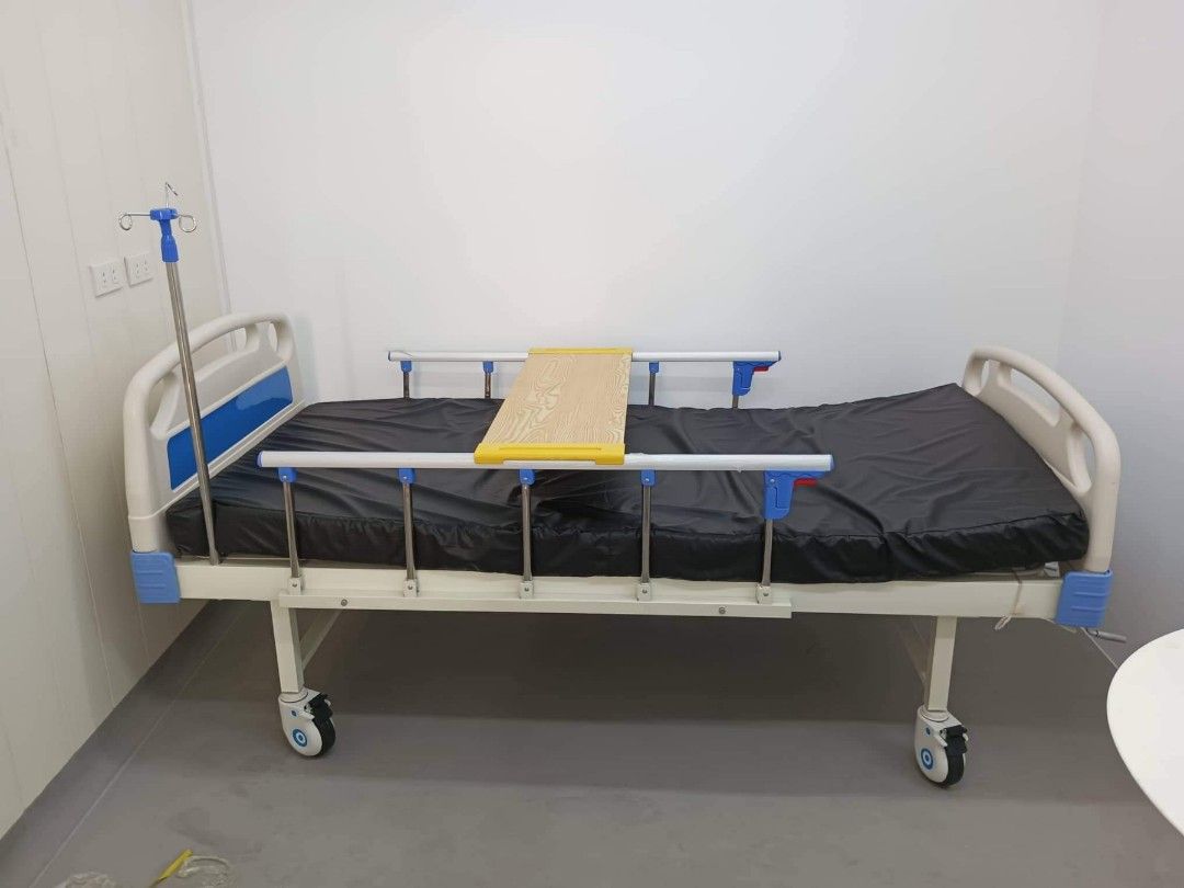 2 cranks manual hospital bed on Carousell