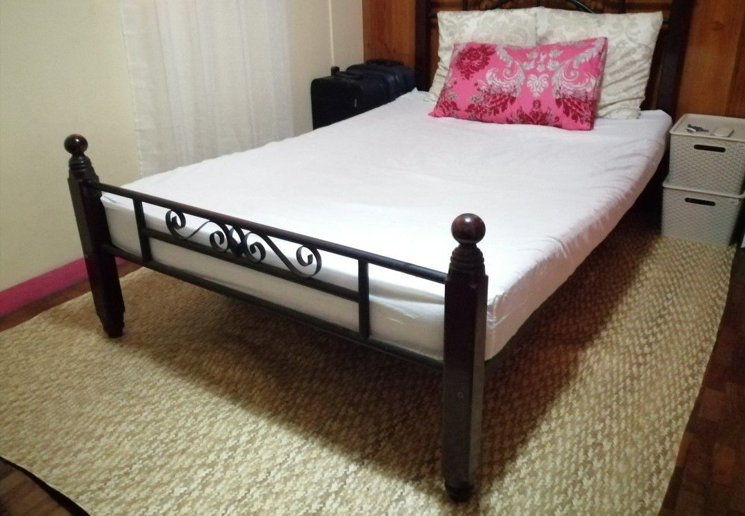 [G2B Sale] 6x8ft Sabatan Rectangular Woven Native Grass Rug (Category: Carpets, Mats & Flooring) located in Manila. Submitted by michifinds (Listing ID 1226598865, Image 2). Description: Used for 6+ months in bedroom with very minimal foot traffic. With minimal signs of wear(some fraying fibers as indicated in last photo). Will be shipped folded and rolled as it is too long and floppy otherwise(it was also delivered to me the same way when first 