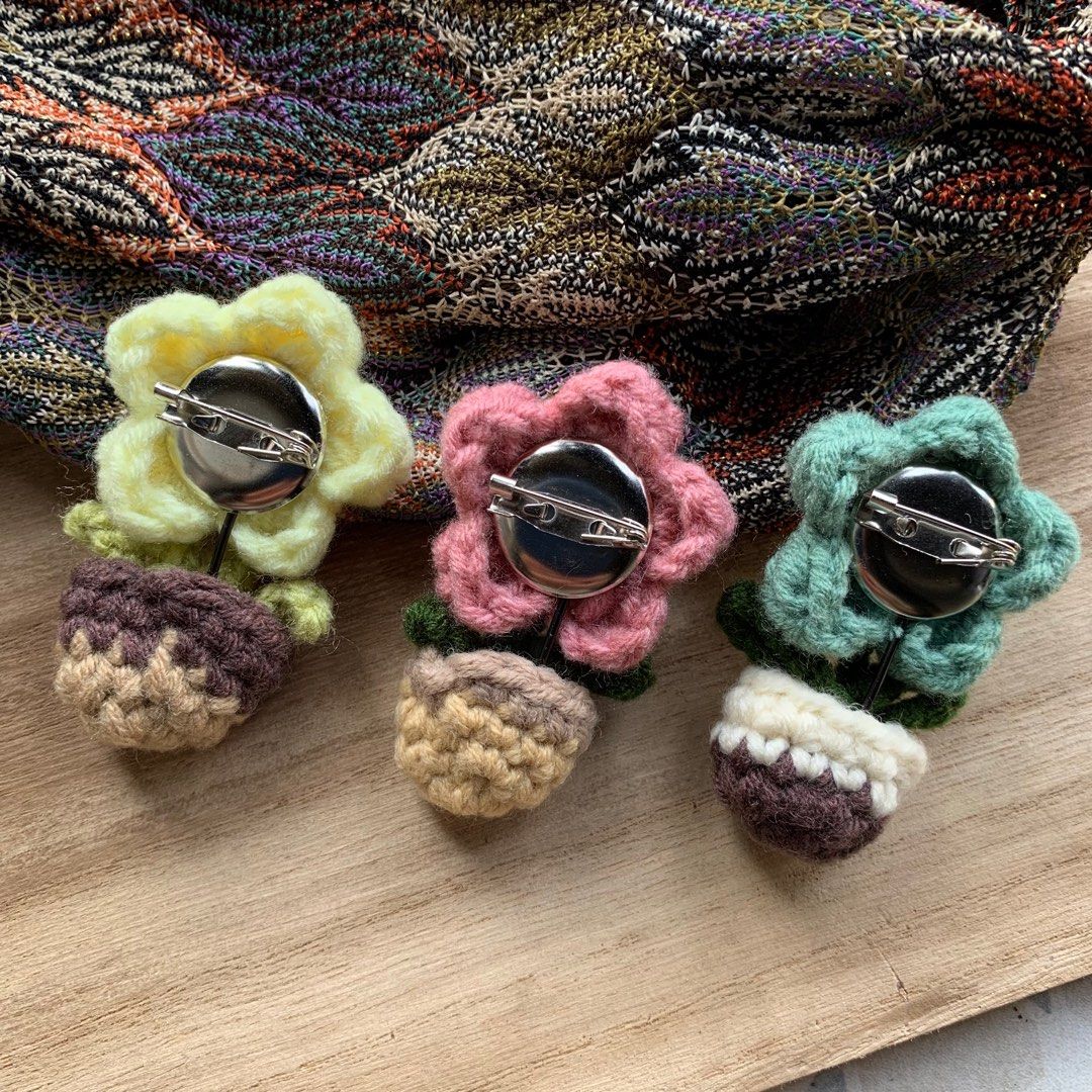 純手工製作 鉤針手作小花別針🧷可別在包包、衣服裝飾