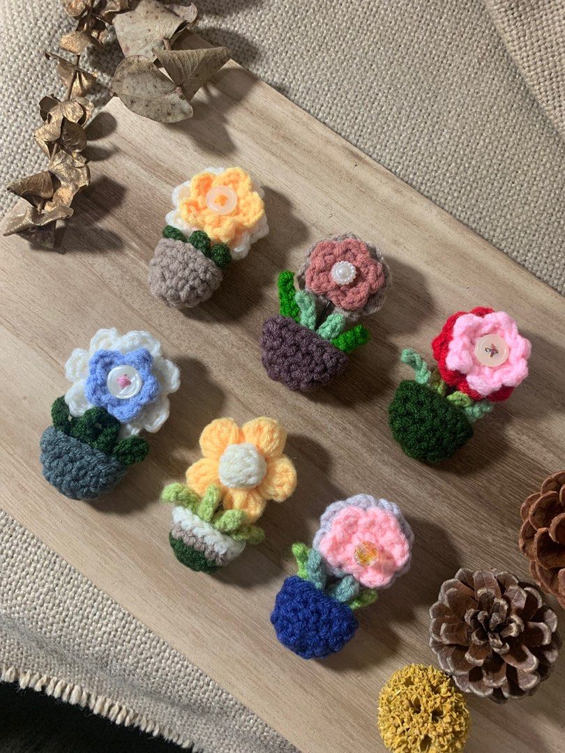 純手工製作 鉤針手作小花別針🧷可別在包包、衣服裝飾