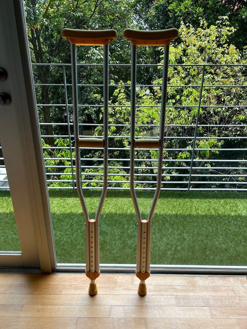 Adult Crutches, Health & Nutrition, Assistive & Rehabilatory Aids