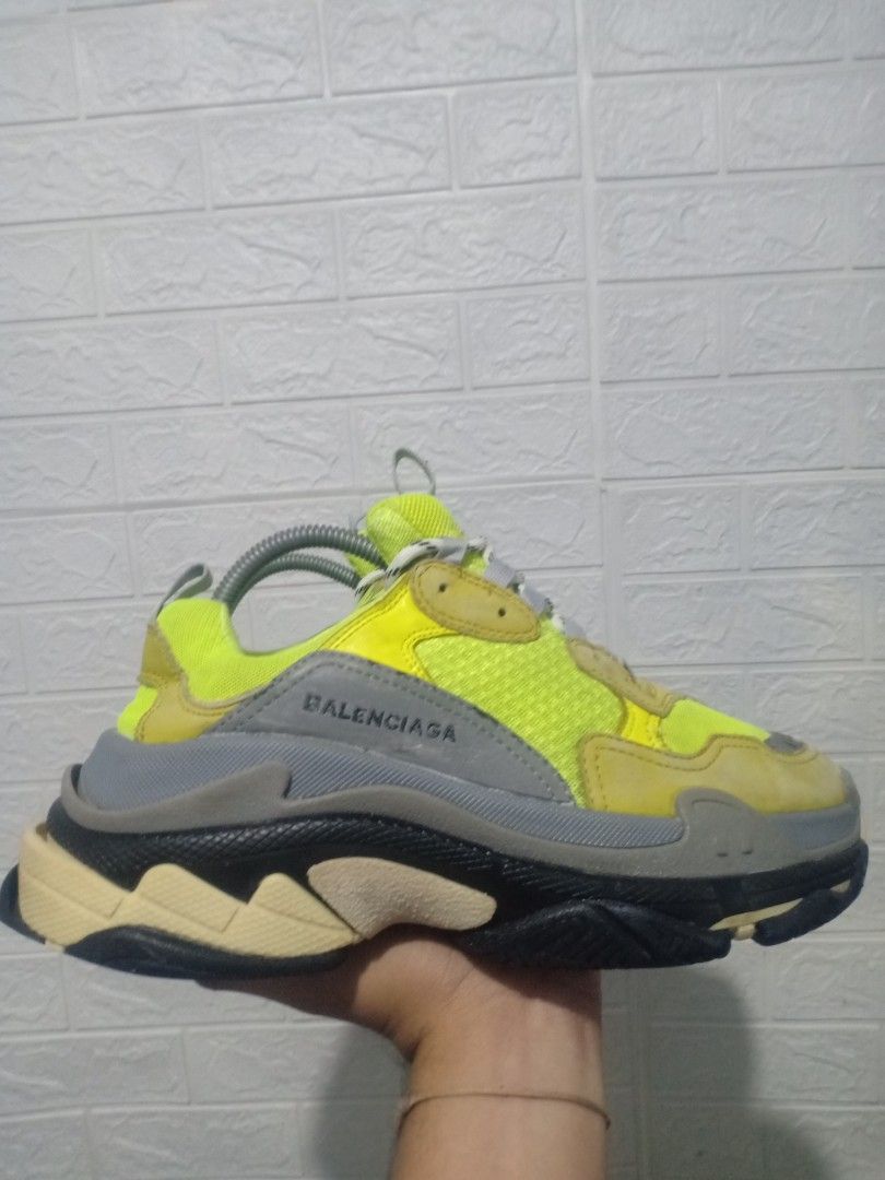 balenciaga triple s neon yellow