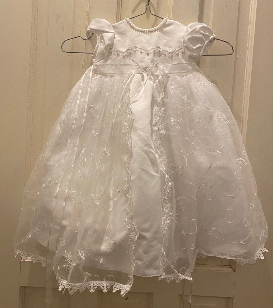 Baptismal dress/gown (Category: Babies & Kids Fashion) located in Borongan. Submitted by jiapgtpt (Listing ID 1226637818, Image 1). Description: With free shoes!!! Shipping fee shouldered by buyer 📩.