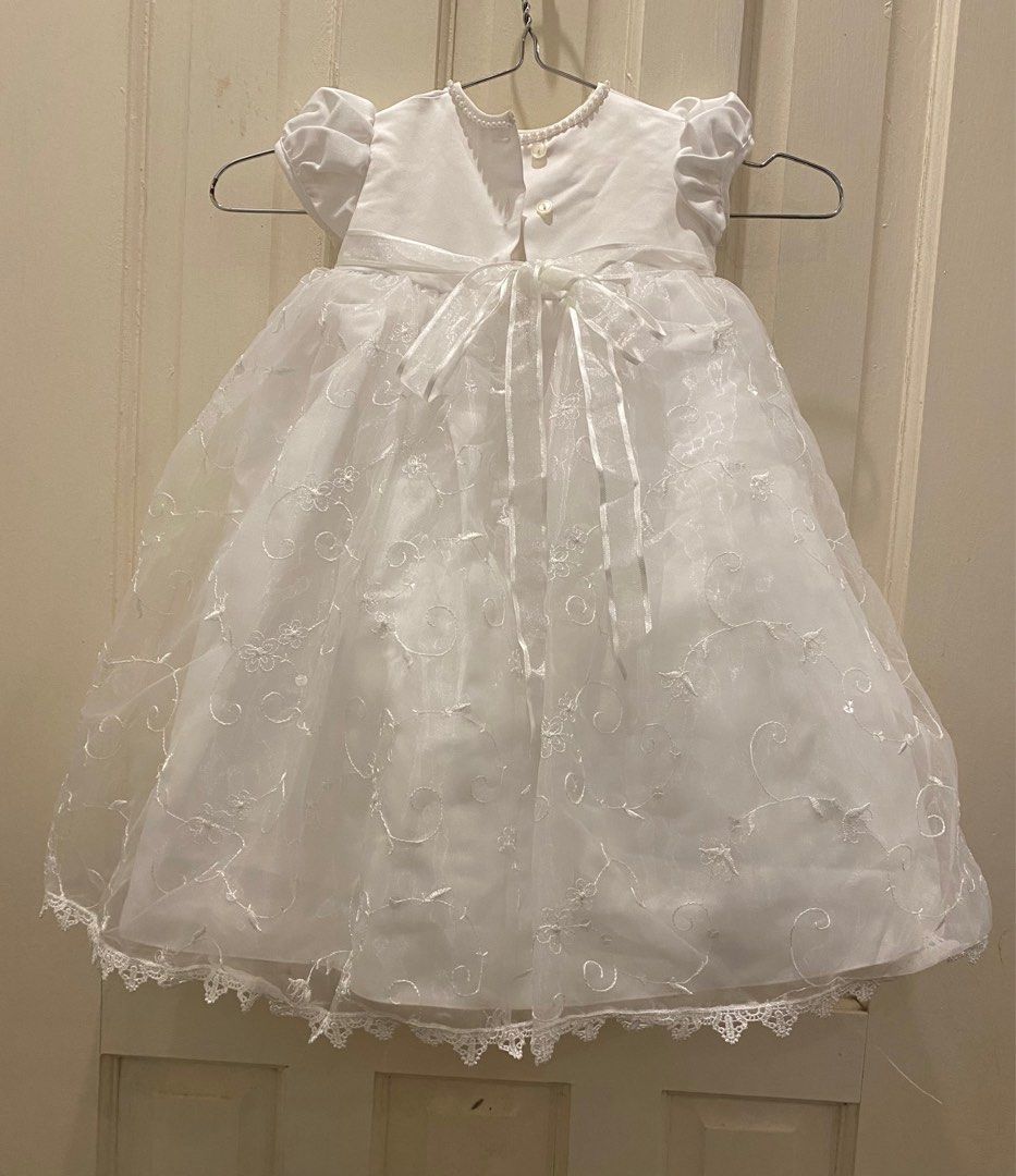 Baptismal dress/gown (Category: Babies & Kids Fashion) located in Borongan. Submitted by jiapgtpt (Listing ID 1226637818, Image 2). Description: With free shoes!!! Shipping fee shouldered by buyer 📩.