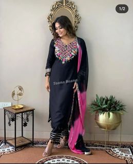 (Category: ) located in . Submitted by masqueradecollections (Listing ID 1226535501, Image 1). Description: .