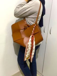 Bottega Veneta Ketupat Leather Bag (Nego)