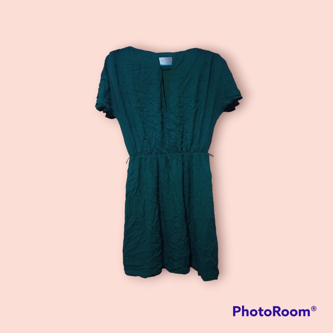 Branded Blue green dress (Category: Dresses) located in Makati City. Submitted by kitton1009 (Listing ID 1226515302, Image 2). Description: Moving out and decluttering Blue green mini dress.