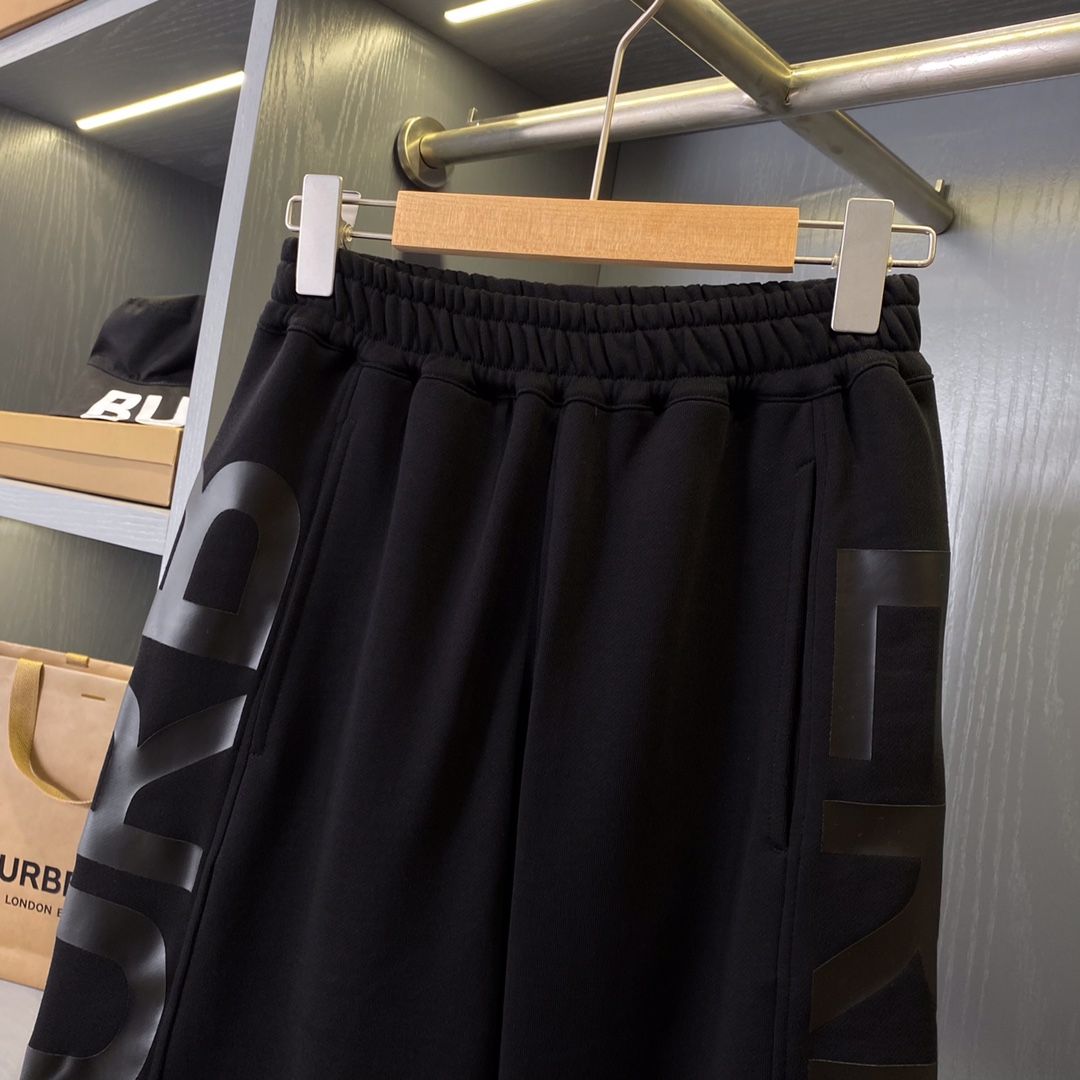 Burberry shorts graffiti hot sale