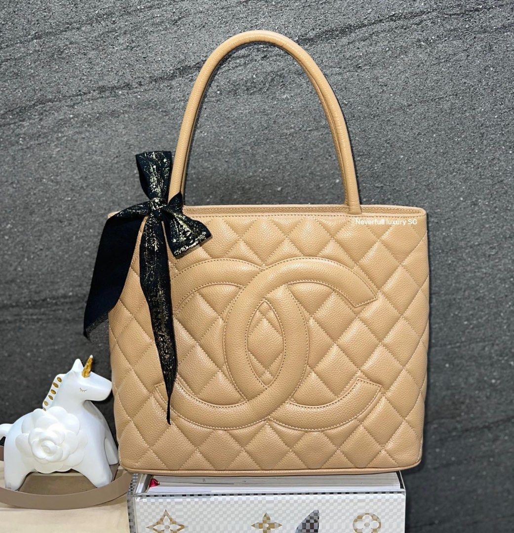 Star BUY Chanel Shopping Tote, Luxury, Bags & Wallets on Carousell