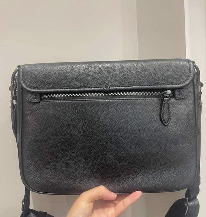 COACH CHARTER mens bag💼 (Category: Luxury Bags & Wallets) located in Las Pinas. Submitted by yhn_boutique (Listing ID 1226666591, Image 2). Description: Actual pic posted 📌Cash on delivery via lalamove/grab 📌J&T pay today ship today 📌complete inclusions pls: visit my page & carousell acct for peace of mind TY! 🛍️ DISCLAIMER: not affiliated or endorsed with any of the brands featured on this page. All copyrights and trademarks belong to the o