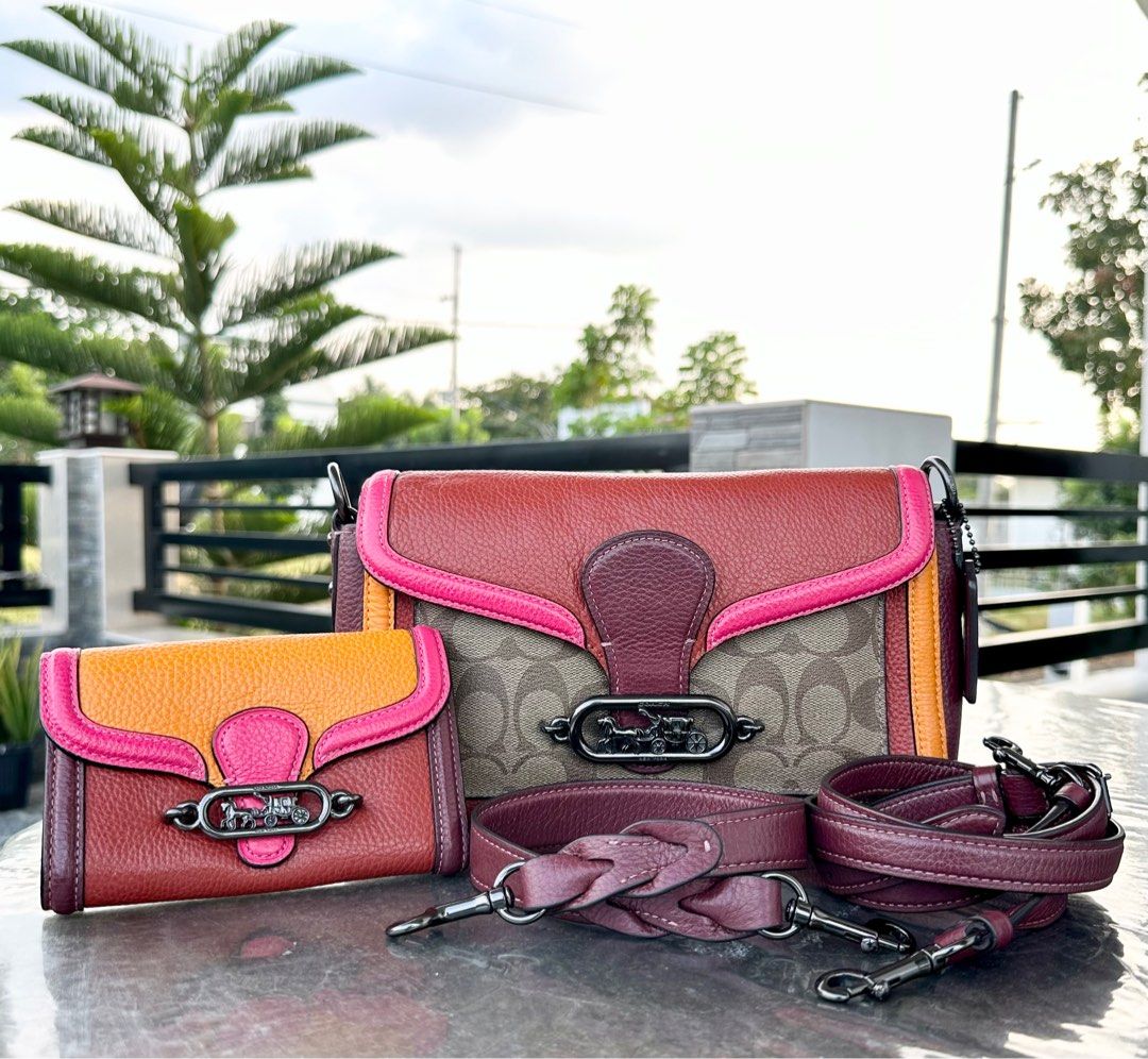 Jade medium envelope deals wallet in colorblock