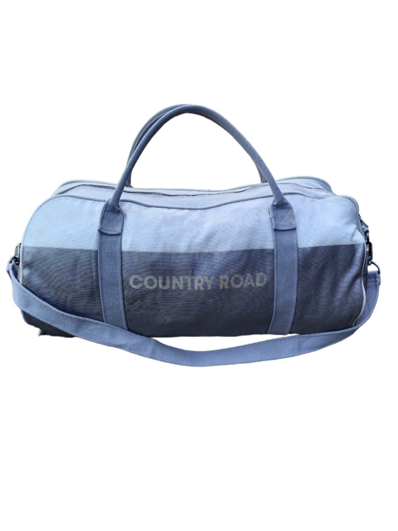 Country road duffel bag., Barang Mewah, Tas & Dompet di Carousell