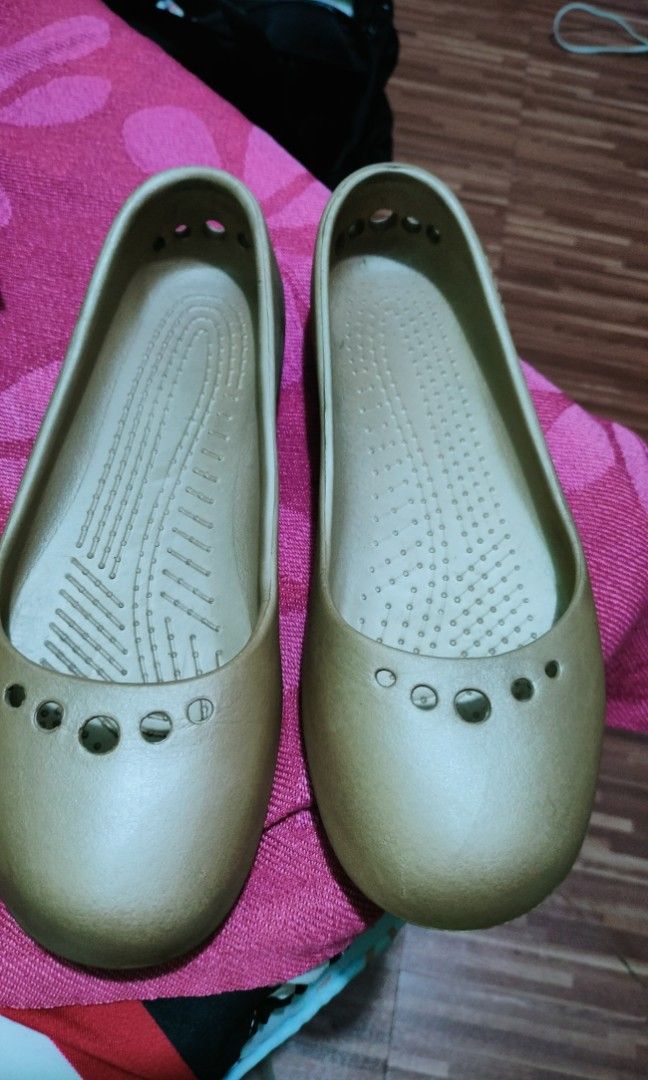 Crocs in gold, Women's Fashion, Footwear, Flats & Sandals on Carousell