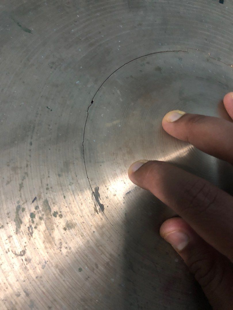 Cymbal imperial ( ada crack ), Hobbies & Toys, Music & Media, Musical ...