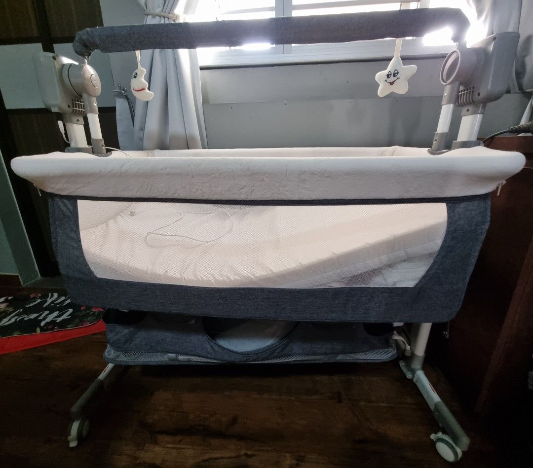 Electric baby rocker bed/ rocker crib/ rocker cot, Babies & Kids, Baby Nursery & Kids Furniture