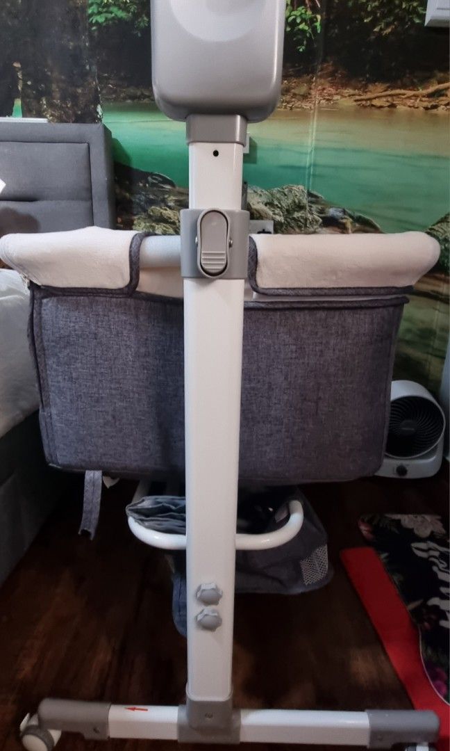 Electric baby rocker bed/ rocker crib/ rocker cot, Babies & Kids, Baby Nursery & Kids Furniture