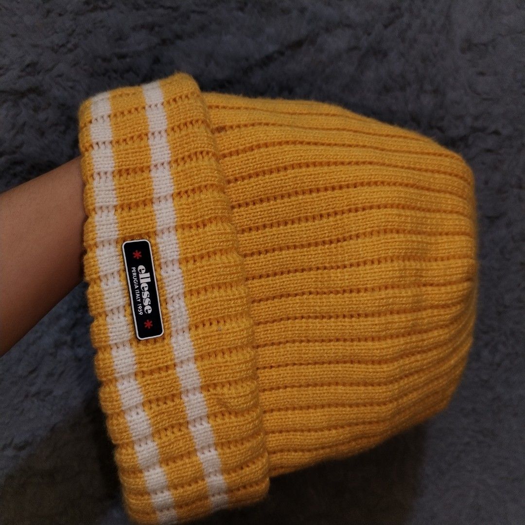 ELLESSE Original Beanie Hat for Unisex (Category: Caps & Hats) located in Sorsogon. Submitted by thriftmebro (Listing ID 1226623658, Image 1). Description: Excellent condition Color rate 10 /10 Size 50 cm to 59 cm Need wash Price +sf.