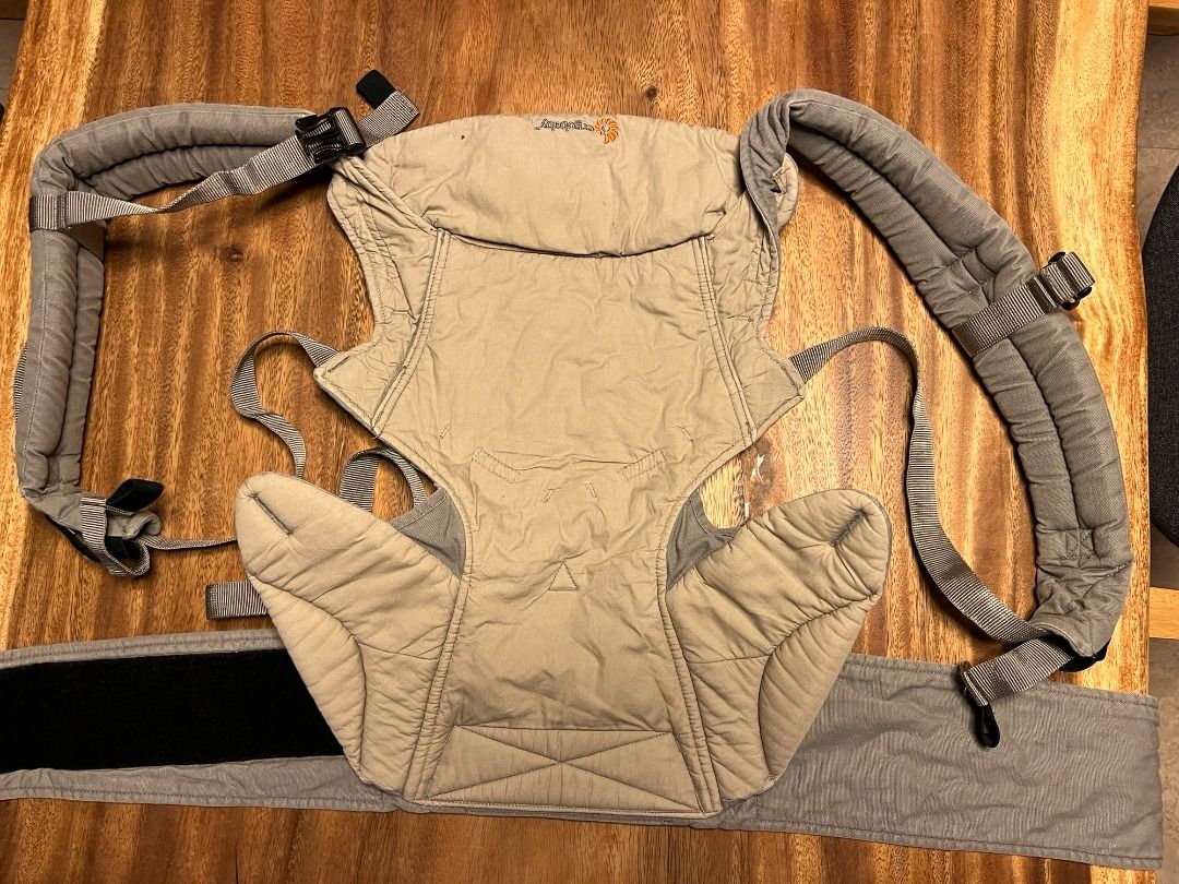 Ergobaby 360 bundle of joy grey top