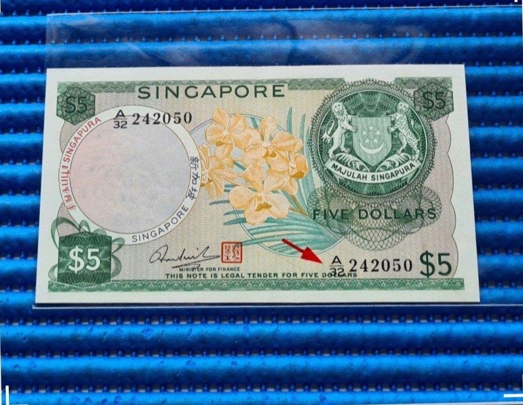 Error Singapore Orchid Series 5 Note A32 242050 Misalignment Error