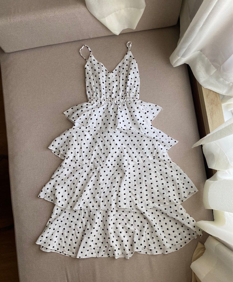 Fashion Dresa M (Category: Dresses) located in Makati City. Submitted by nicolelabarette (Listing ID 1226539762, Image 3). Description: Size M.