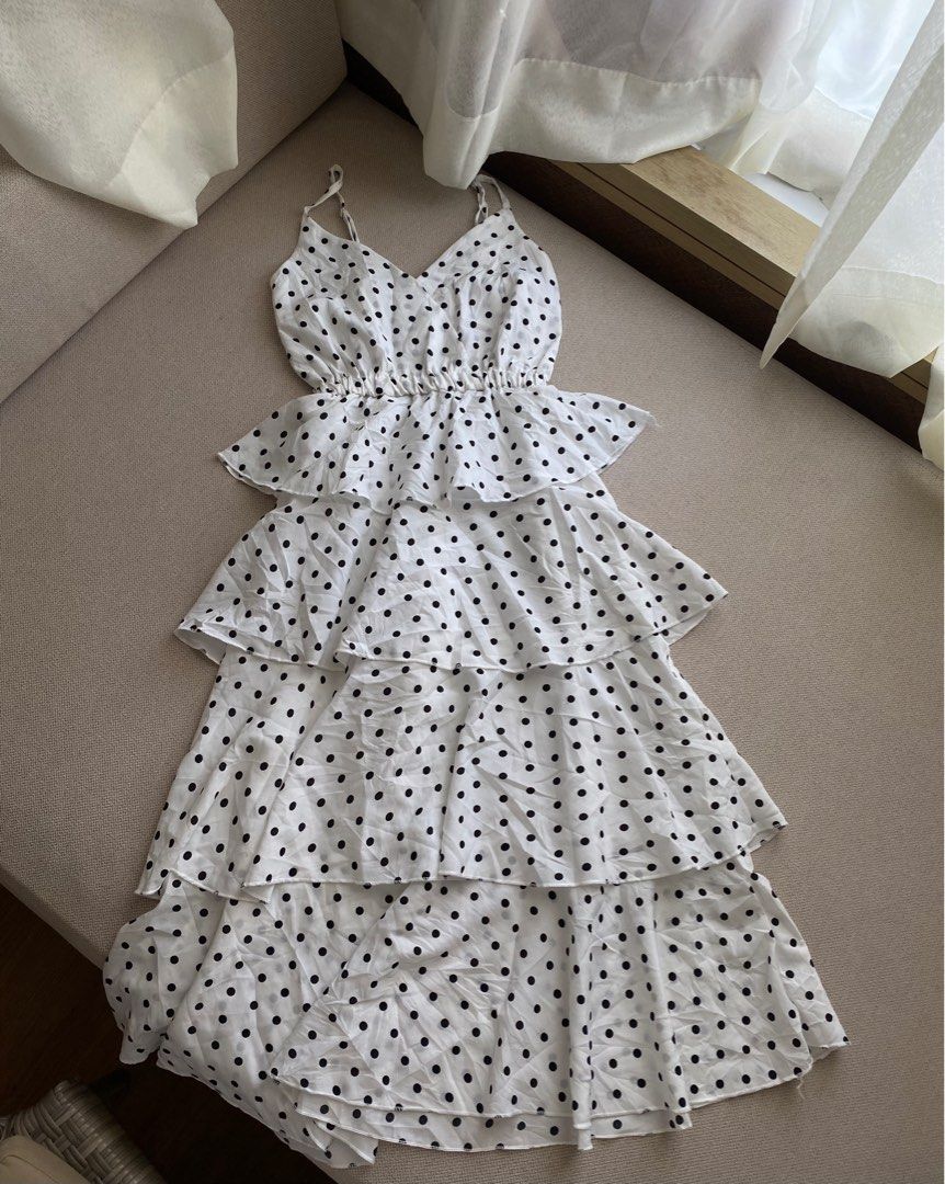 Fashion Dresa M (Category: Dresses) located in Makati City. Submitted by nicolelabarette (Listing ID 1226539762, Image 1). Description: Size M.