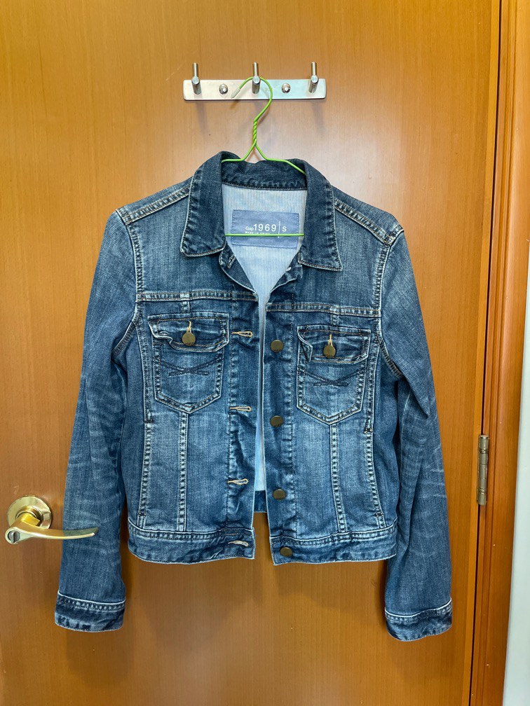 Gap women Denim Jacket 牛仔外套, 女裝, 外套及戶外衣服- Carousell