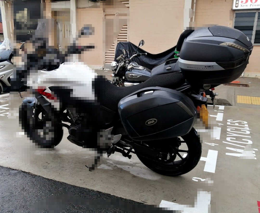 Givi V47 Monokey Top Box and Givi Side Panniers, Motorcycles ...