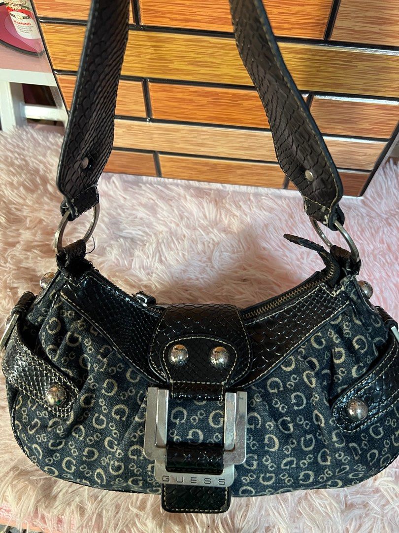 Guess best sale armpit bag