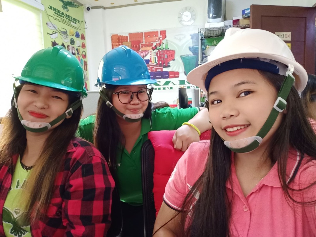 HARD HAT BLUE EAGLE on Carousell