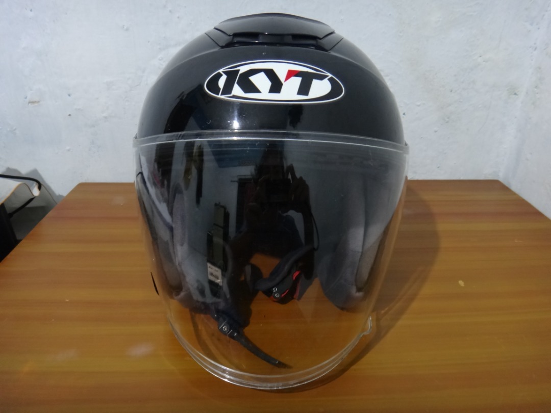 Helm KYT Kyoto Hitam Size L Padisuromertani, Motor di Carousell