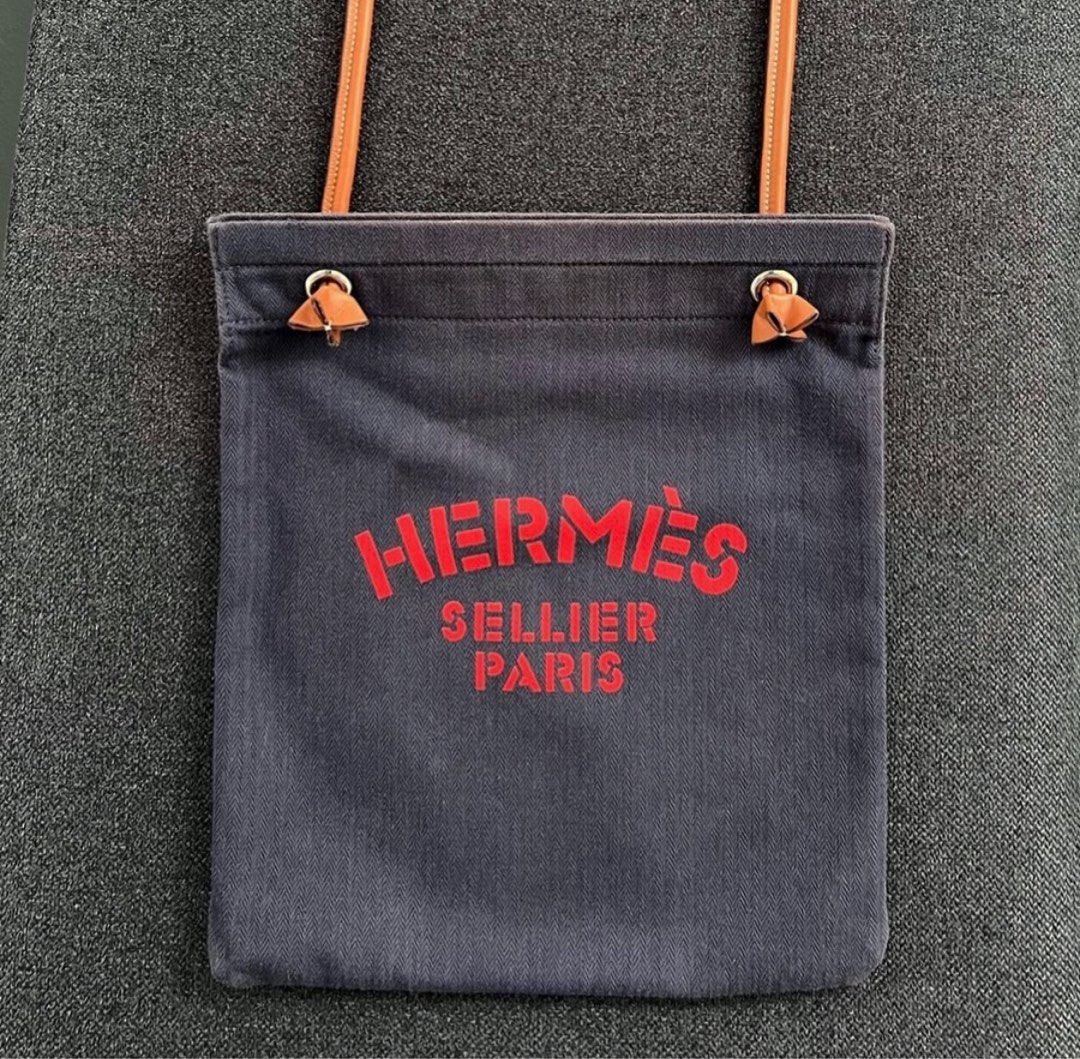 Hermes Aline Grooming Bag, Luxury, Bags & Wallets on Carousell