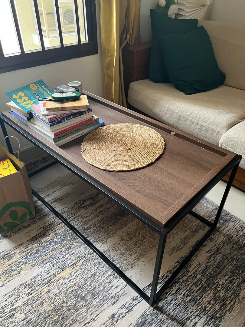 Hipvan shop coffee table