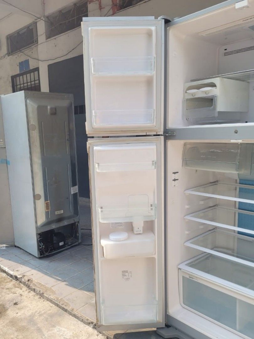 Hitachi 4 doors fridge with water dispenser rm850, TV & Home Appliances