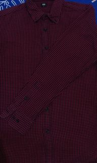 Kemeja Uniqlo