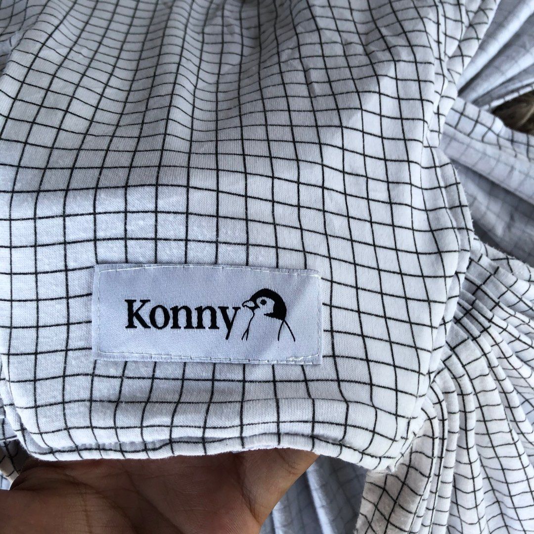 Konny wrap carrier (Category: Carriers & Slings) located in Cabiao. Submitted by MomAndBabyCorner (Listing ID 1226564383, Image 3). Description: Konny Medium EUC No sash included PHP 500.