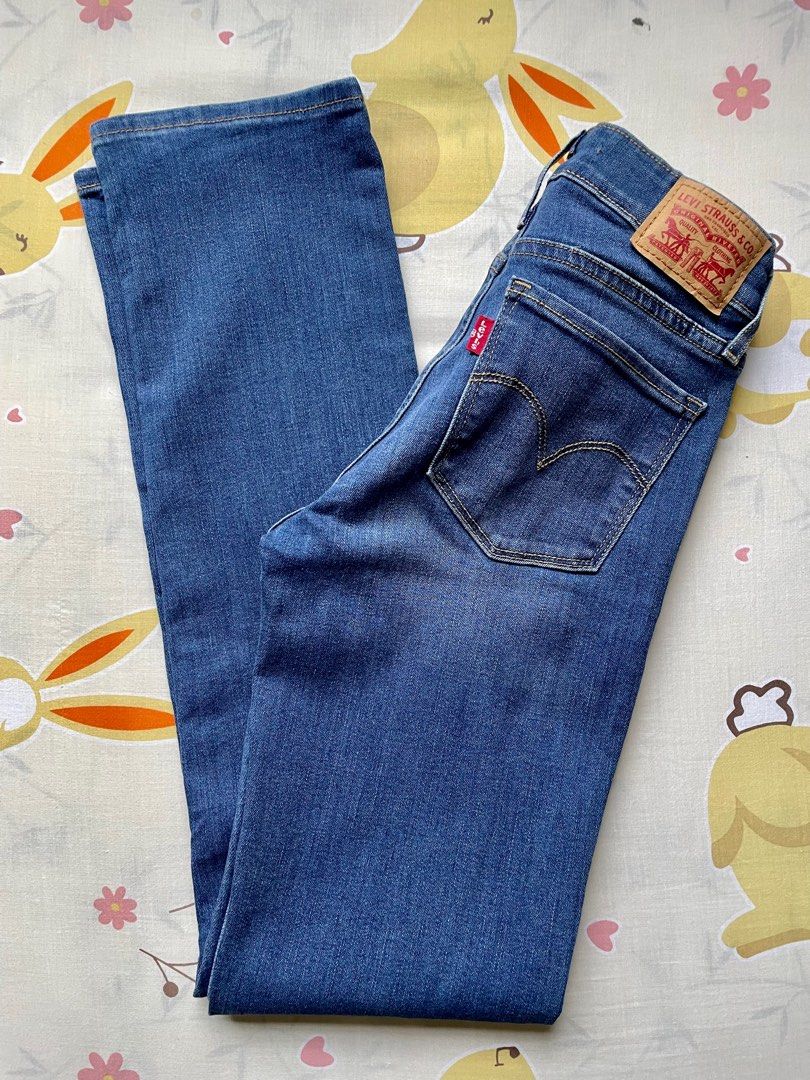 Levi's straight cut jeans, Women's Fashion, Bottoms, Jeans & Leggings