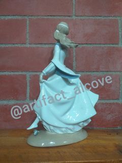 Lladro Cinderella Figurine Spain Handmade Porcelain Display Art Deco Vintage Retired Antique