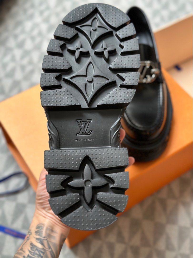 Louis Vuitton LV Baroque Loafer, Black, 7.5