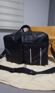 LOUIS VUITTON x NIGO e Sling Bag (N40379), Luxury, Bags & Wallets on  Carousell