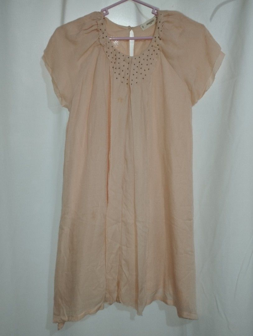 Mango Kids Dainty Dress (Category: Babies & Kids Fashion) located in Paranaque City. Submitted by steffclara (Listing ID 1226639295, Image 1). Description: used twice cotton with linen lining size 11/12 on tag RFS: outgrown.