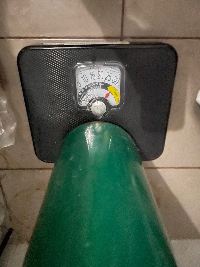 Oxygen Tank for Medical Use (Category: Other Assistive Aids) located in Pasig City. Submitted by ___mj11 (Listing ID 1198319375, Image 3). Description: 2nd & 3rd photos: - 20 lbs: ₱4000 (H: 37in, D: 6.5in) 4th & 5th photos: - 40 lbs: ₱4500 (H: 55in, D: 9in) Both never used RFS: extra/decluttering.