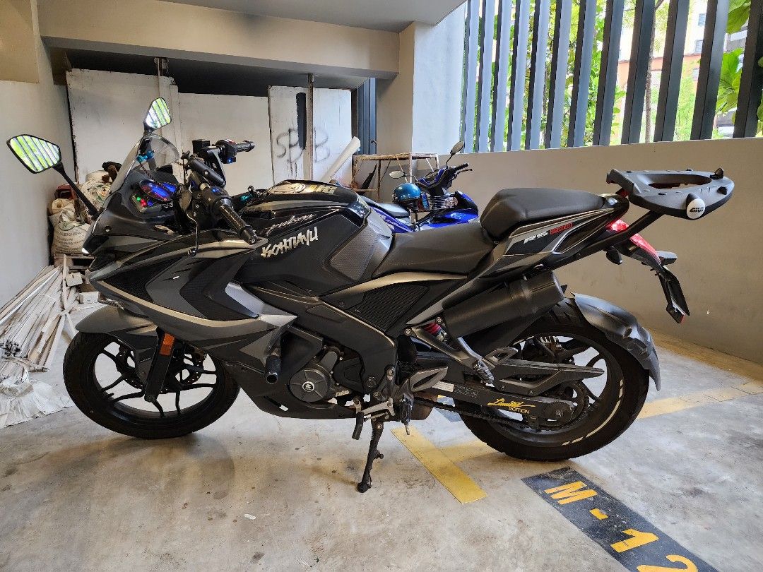 Pulsar rs 200 demon black deals
