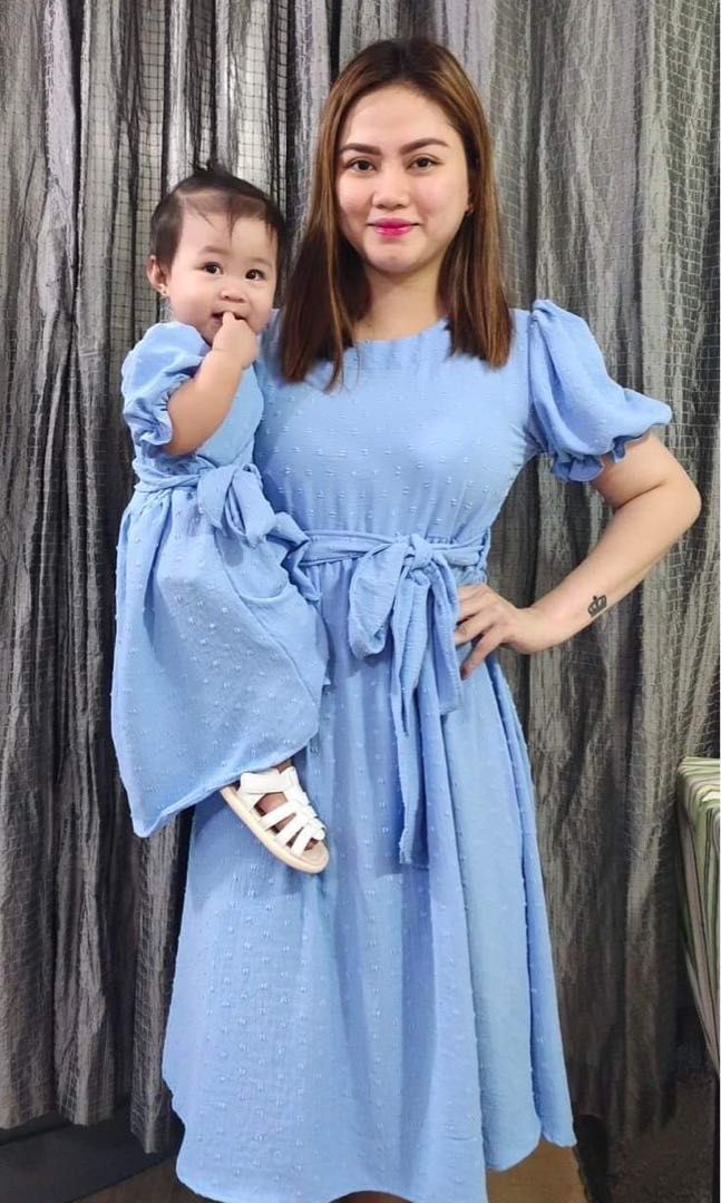 How to rock the Mom Daughter matching dresses!!!