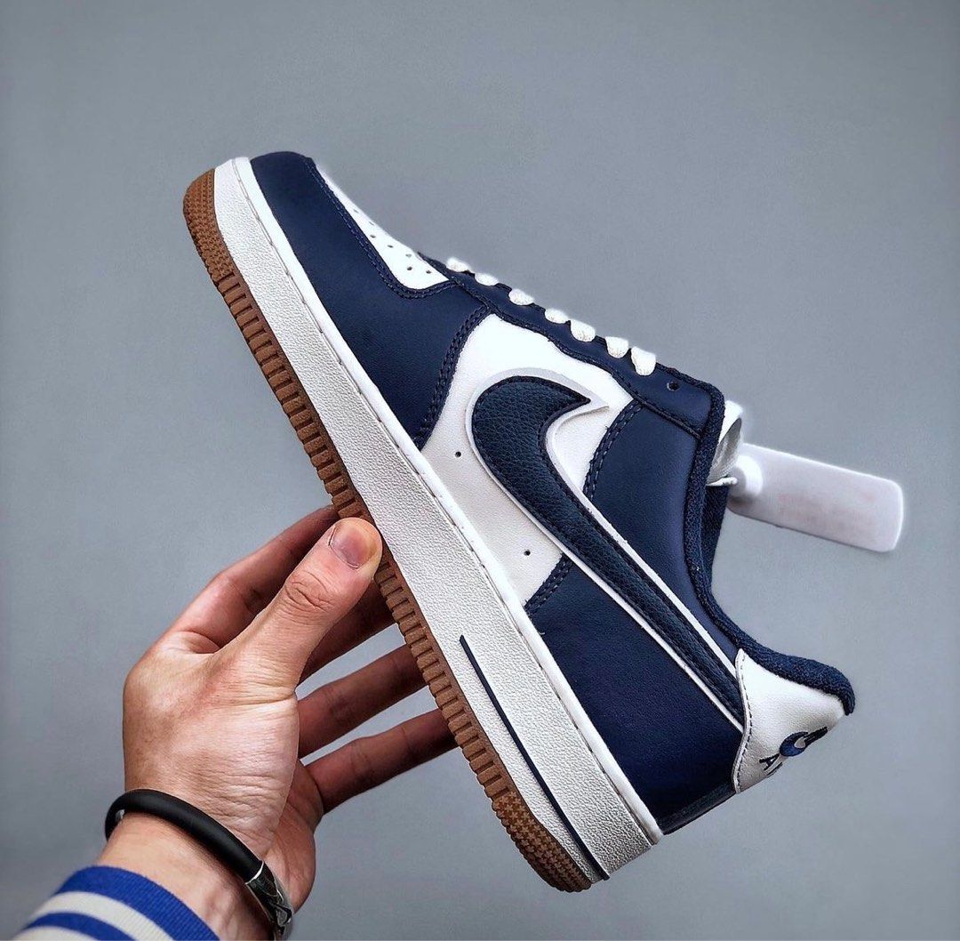 Nike air force cheap 1 blue gum sole