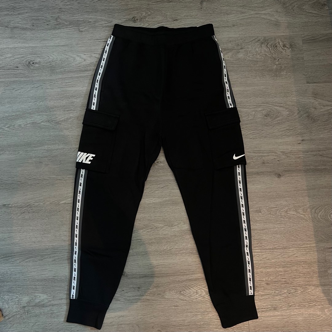 Nike Black Sweatpants, Men's Fashion, Bottoms, Joggers on Carousell