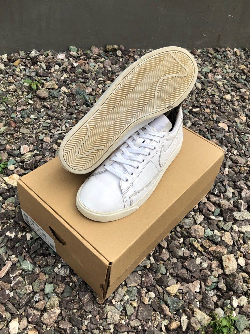 Nike blazer low hot sale le on feet
